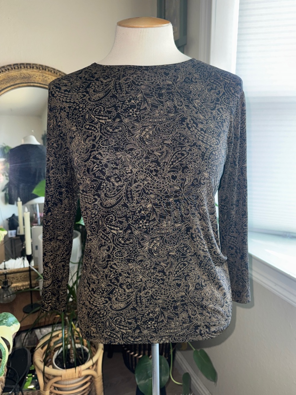Vintage Susan Lawrence Black and Beige Paisley Long-Sleeve Top